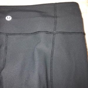 Gray Lululemon cropped REVERSIBLE leggings